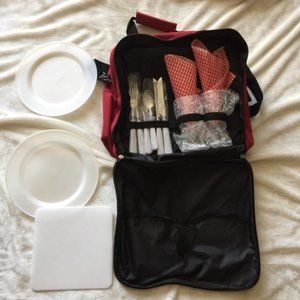 Insulated picnic shoulder bag with cooler compartment